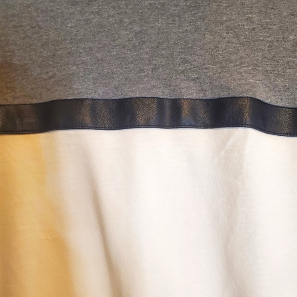 Calvin Klein Men's Color Block T-shirt - Picture 5 of 8